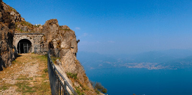 Vista sul Lago Maggiore lungo la linea Cadorna